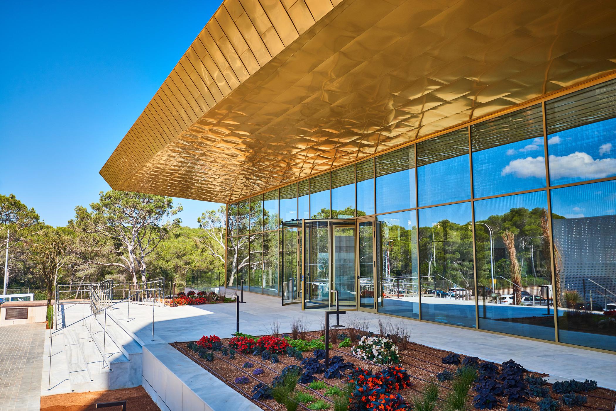 Hipotels Playa De Palma Palace&Spa (Adults Only) Exterior photo The entrance of the museum